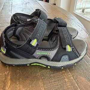 Merrell Kids Black and Neon Green Sandals
